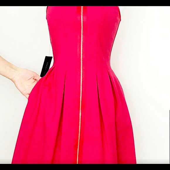 ❤️ NWT Marciano Matte Red Zip Dress ❤️ - Picture 3 of 4